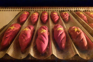 The 'patriotic bread' in a Hanoi bakery
